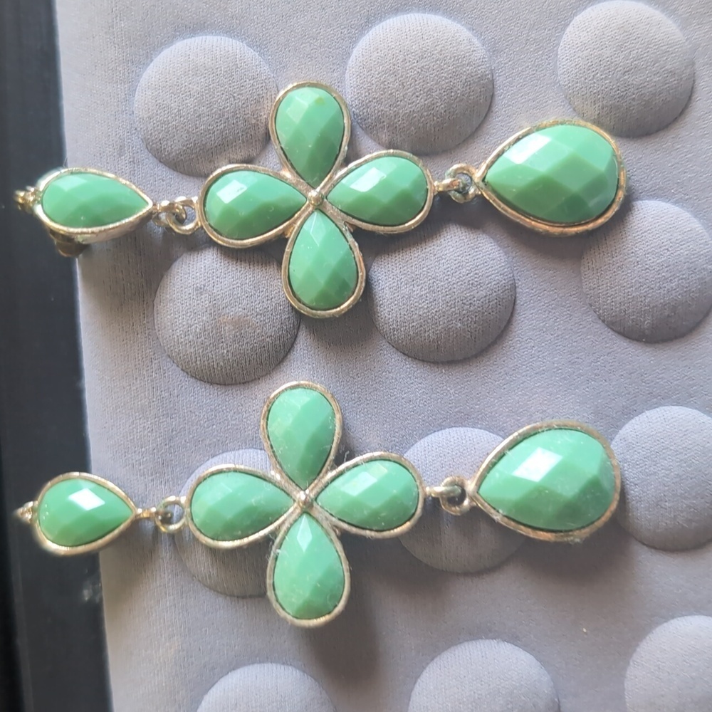 Gold Tone Emerald Crystal Long Dangle Flower Earrings Vintage